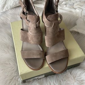 Hinge taupe suede sandals